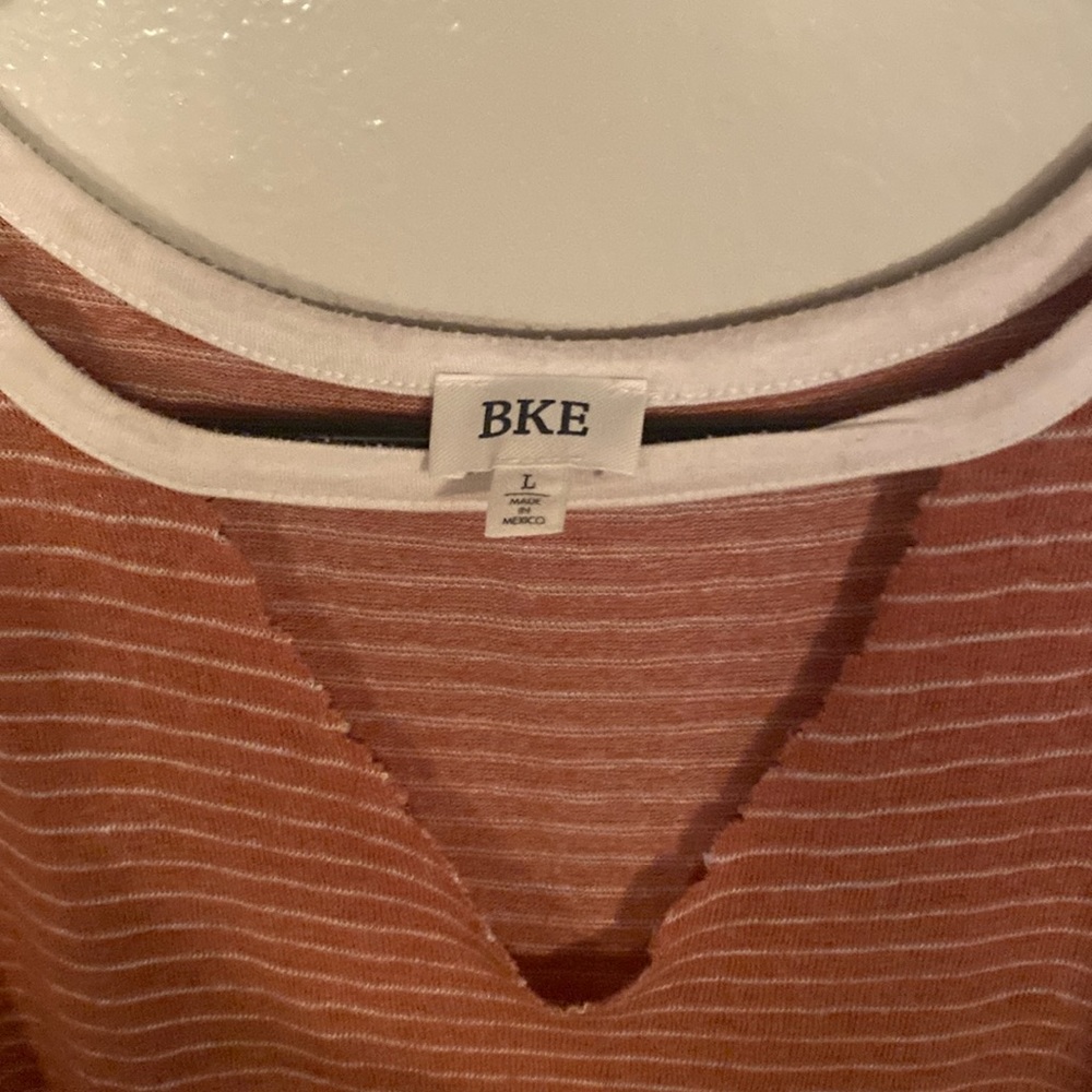 Over sized Short sleeved shirt size lg Bke